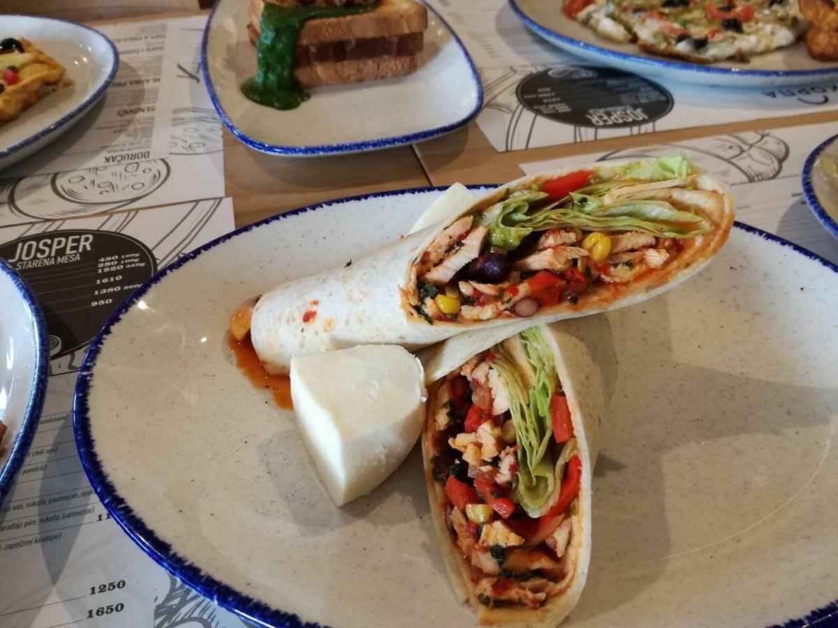 Korpa Deli Rooms 노비사드 외부 사진